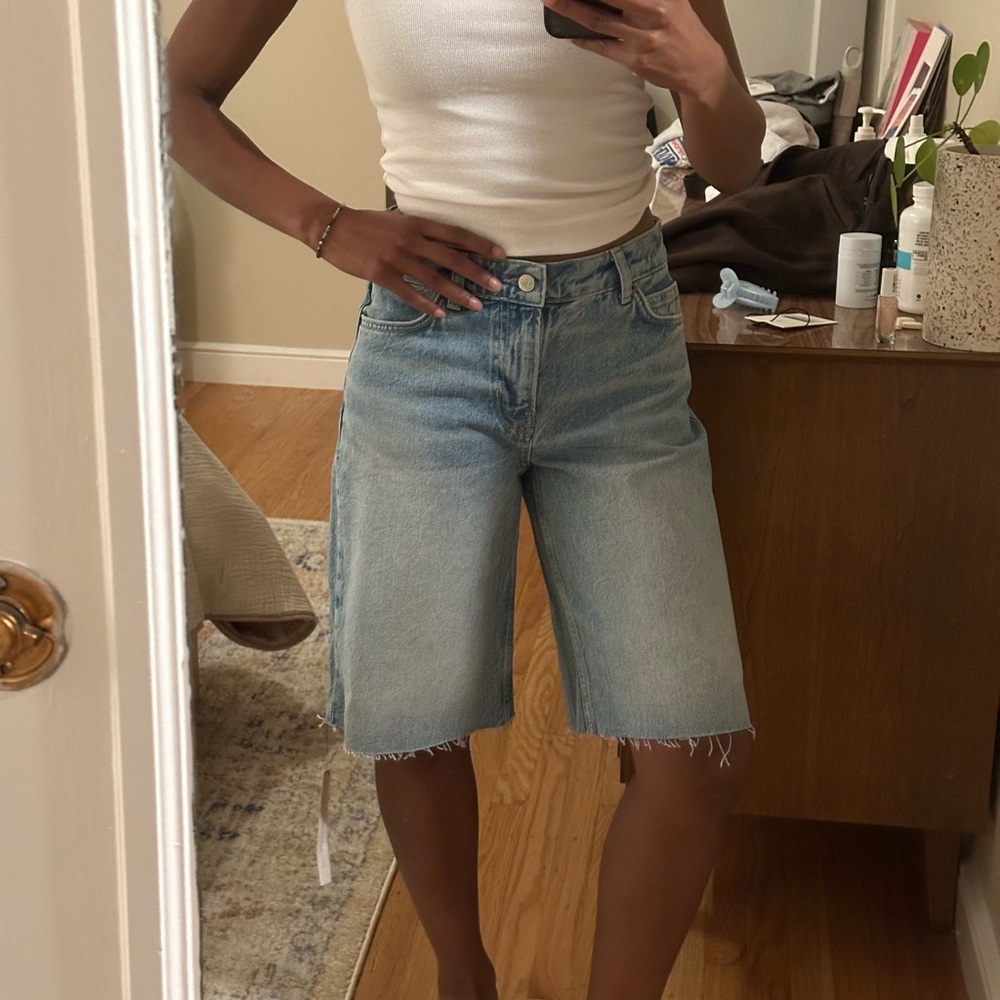 Reformation Finley Low Rise 11" Baggy Jorts Blue - Size 24 - Picture 2 of 4